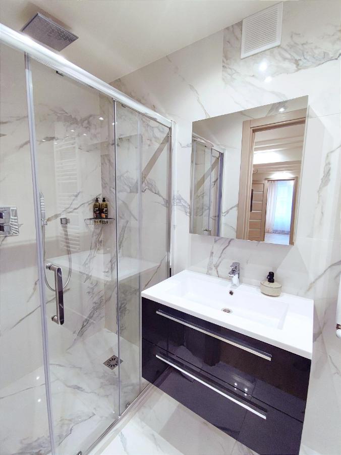 Sun Apartment Center City คีชีเนา ภายนอก รูปภาพ